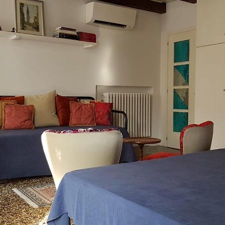 Residenza Emilia Apartment Венеция Екстериор снимка