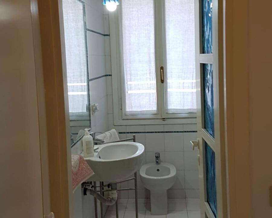 Residenza Emilia Apartment Венеция Екстериор снимка